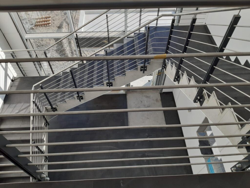 Pose de Velux et escalier à Bruxelles – fenêtre de toit, installation et rénovation par Goldmann.EU