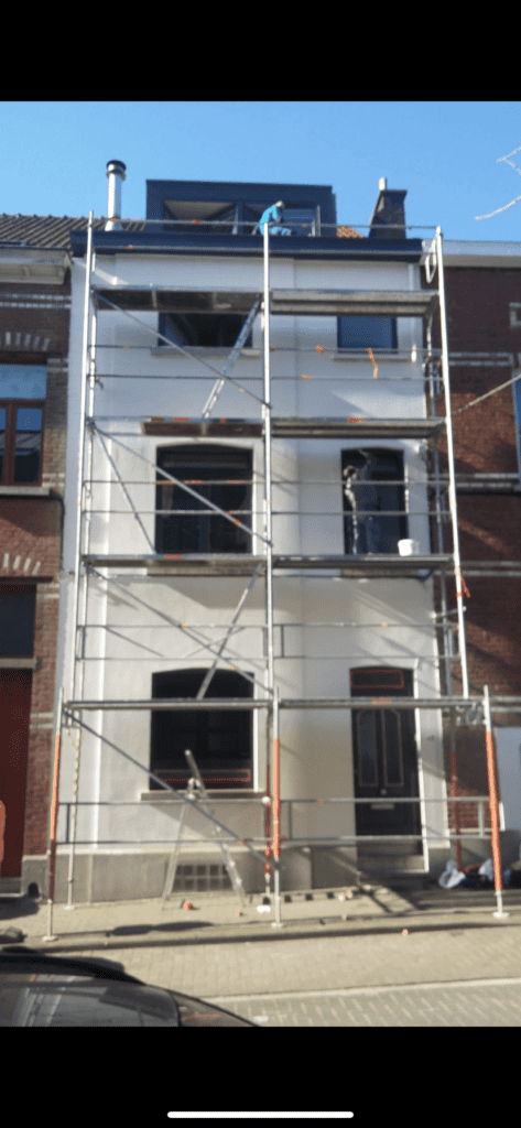 Rénovation de façade à Bruxelles – ravalement, rejointoiement, nettoyage et isolation par Goldmann.EU