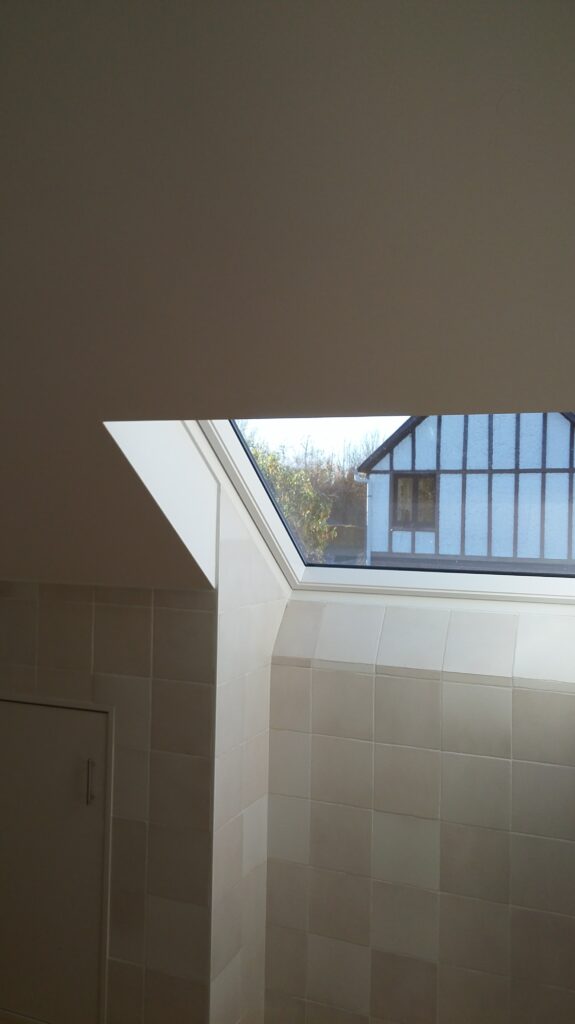 Pose de Velux et escalier à Bruxelles – fenêtre de toit, installation et rénovation par Goldmann.EU