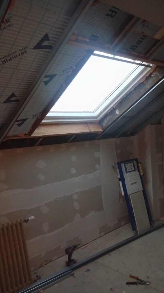 Pose de Velux et escalier à Bruxelles – fenêtre de toit, installation et rénovation par Goldmann.EU