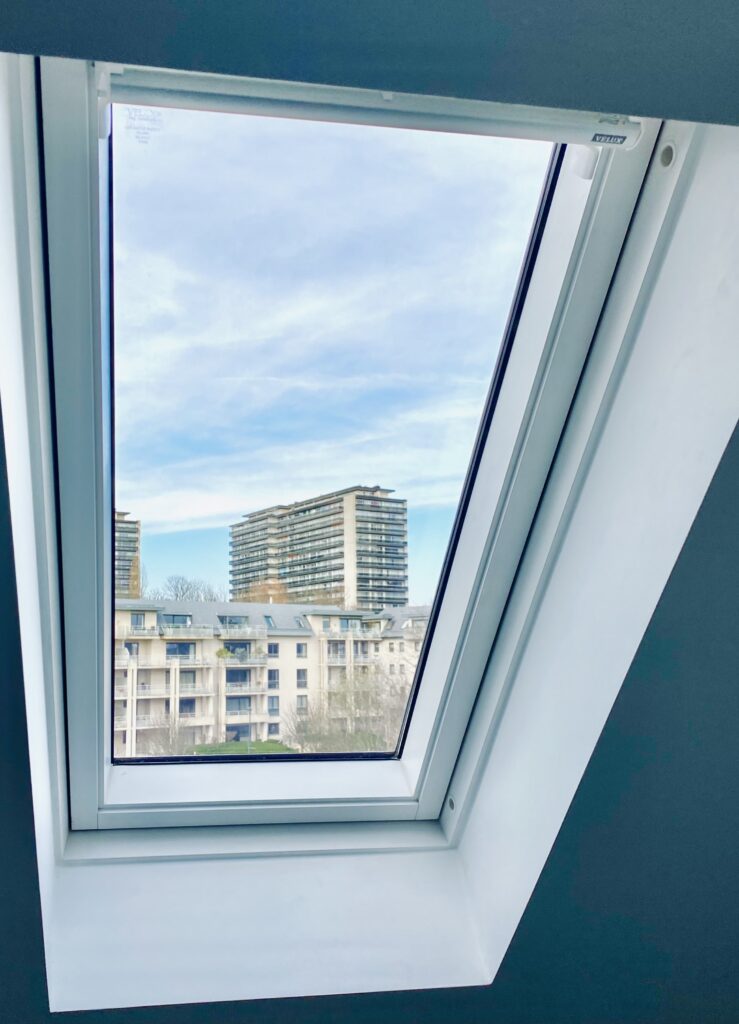 Pose de Velux et escalier à Bruxelles – fenêtre de toit, installation et rénovation par Goldmann.EU