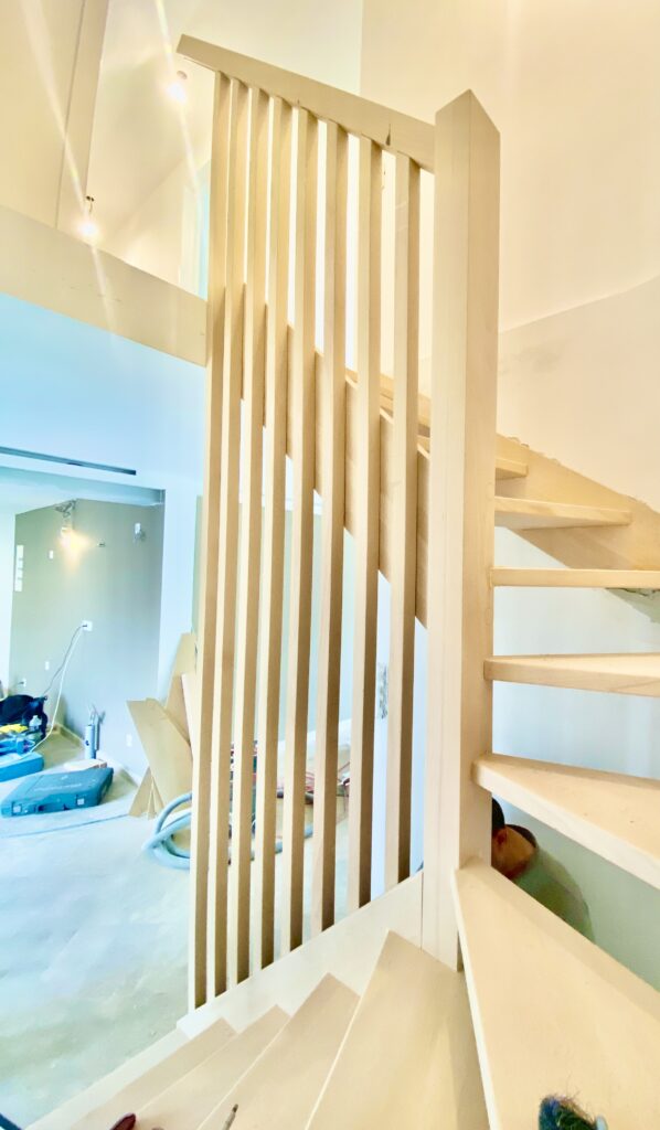Pose de Velux et escalier à Bruxelles – fenêtre de toit, installation et rénovation par Goldmann.EU