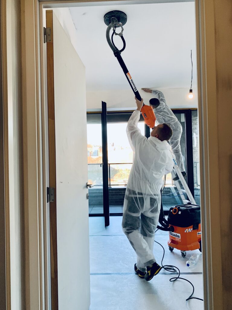 Peintre à Bruxelles – travaux de peinture intérieure, murs et plafonds par Goldmann.EU