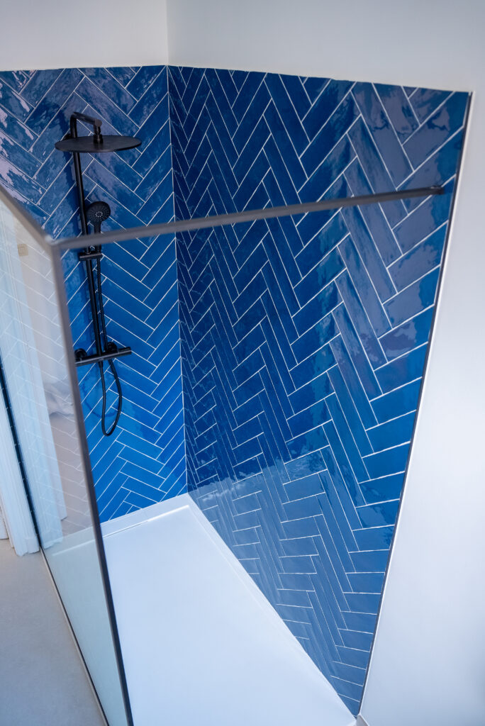 Rénovation salle de bain à Bruxelles – douche italienne, carrelage et installation sanitaire par Goldmann.EU