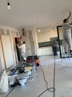 Peintre à Bruxelles – travaux de peinture intérieure, murs et plafonds par Goldmann.EU