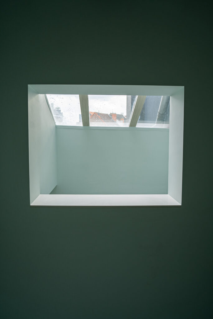 Pose de Velux et escalier à Bruxelles – fenêtre de toit, installation et rénovation par Goldmann.EU