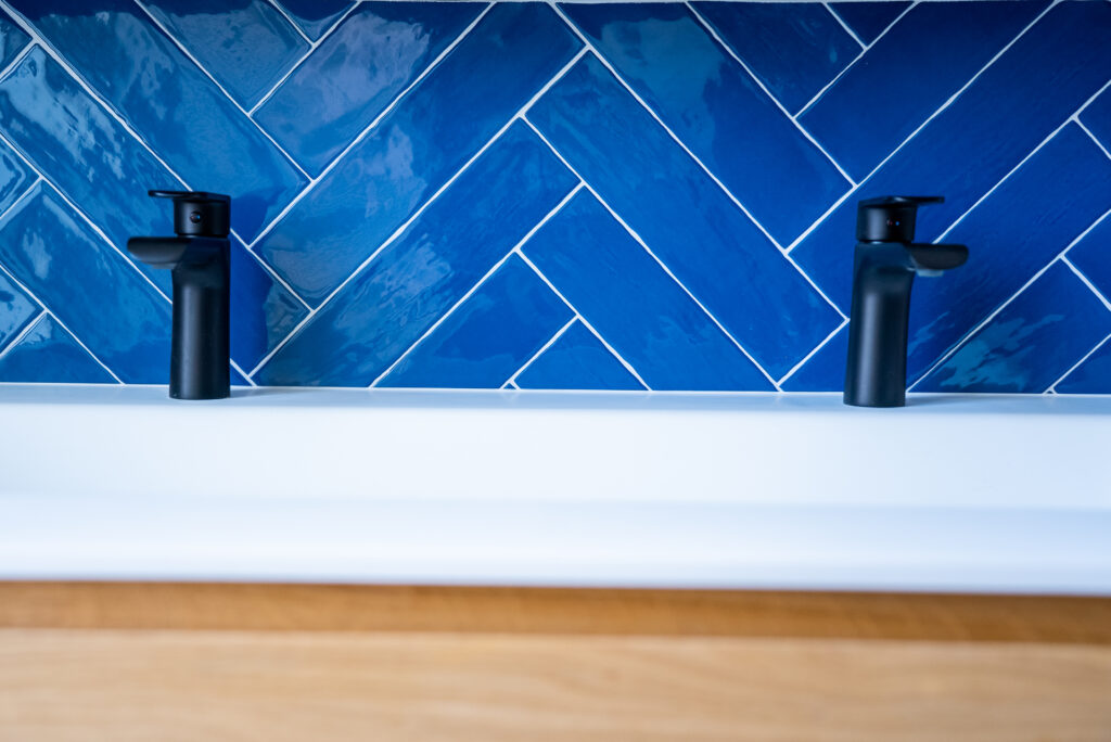 Rénovation salle de bain à Bruxelles – douche italienne, carrelage et installation sanitaire par Goldmann.EU