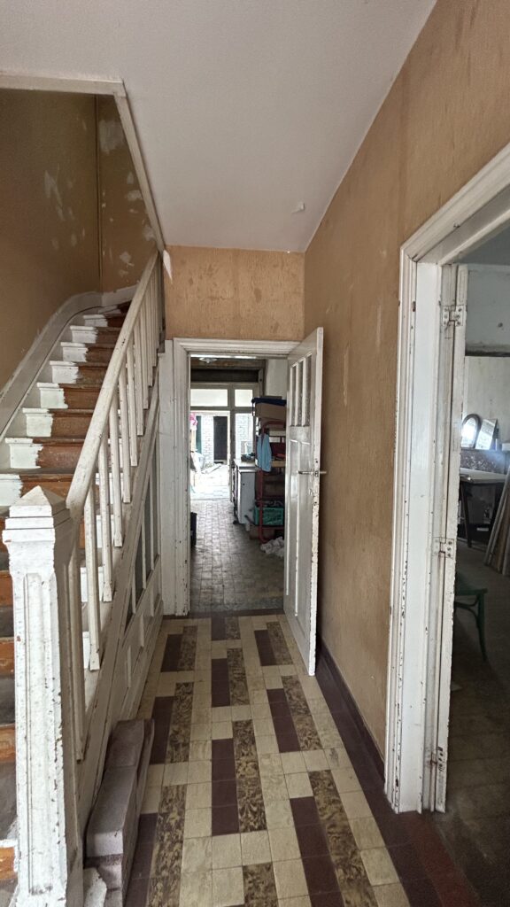 Pose de Velux et escalier à Bruxelles – fenêtre de toit, installation et rénovation par Goldmann.EU