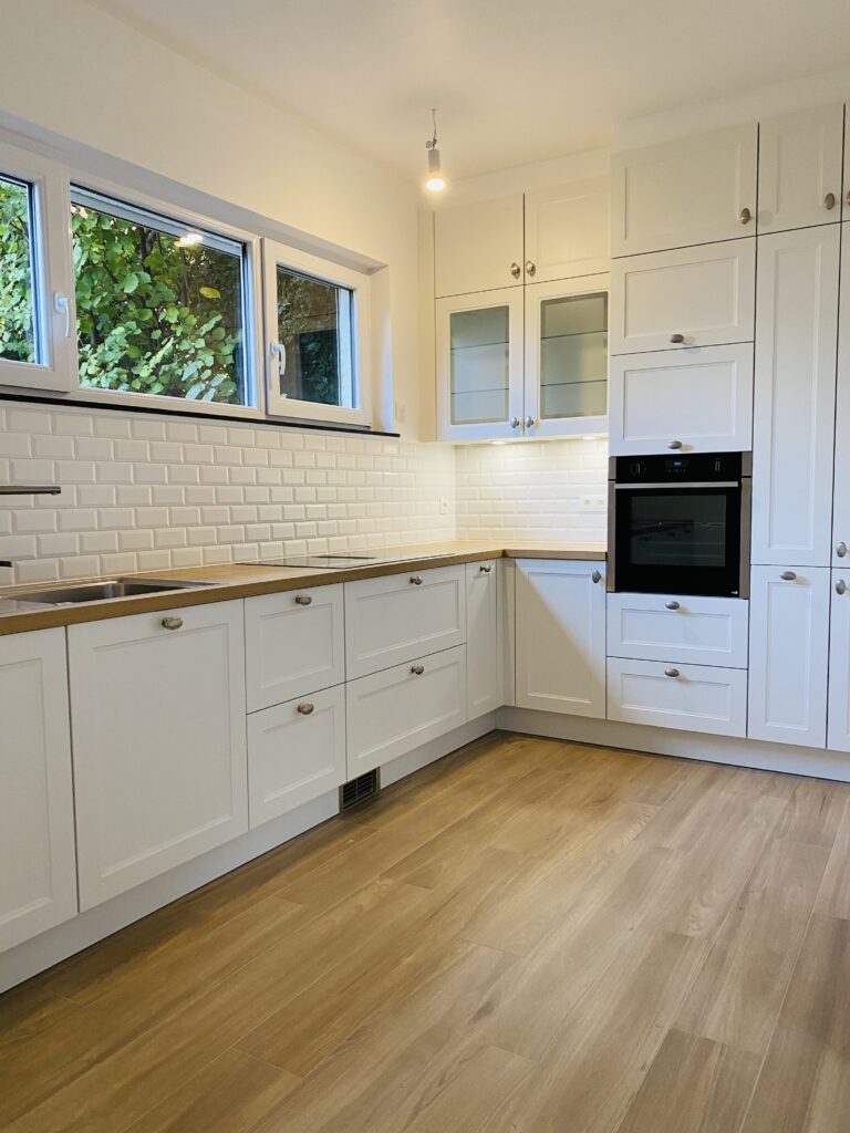 Rénovation de cuisine à Bruxelles – cuisine équipée, pose et aménagement sur mesure par Goldmann.EU