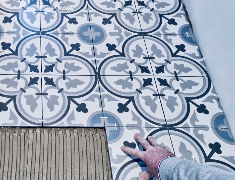 Rénovation salle de bain à Bruxelles – douche italienne, carrelage et installation sanitaire par Goldmann.EU