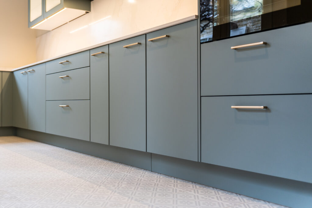 Rénovation de cuisine à Bruxelles – cuisine équipée, pose et aménagement sur mesure par Goldmann.EU