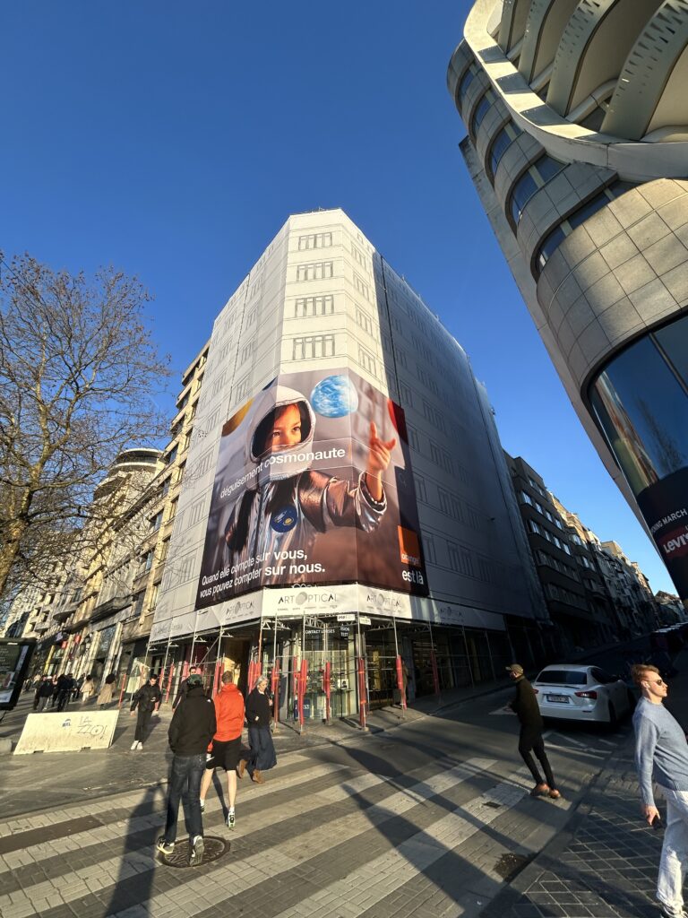 Rénovation de façade à Bruxelles – ravalement, rejointoiement, nettoyage et isolation par Goldmann.EU