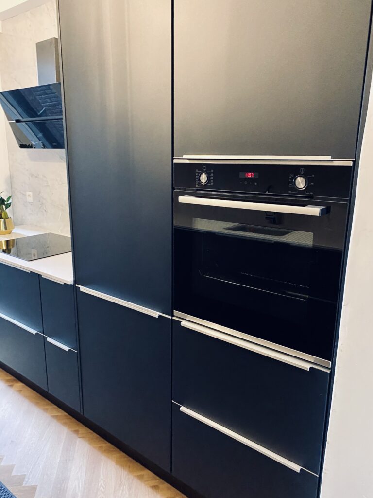 Rénovation de cuisine à Bruxelles – cuisine équipée, pose et aménagement sur mesure par Goldmann.EU