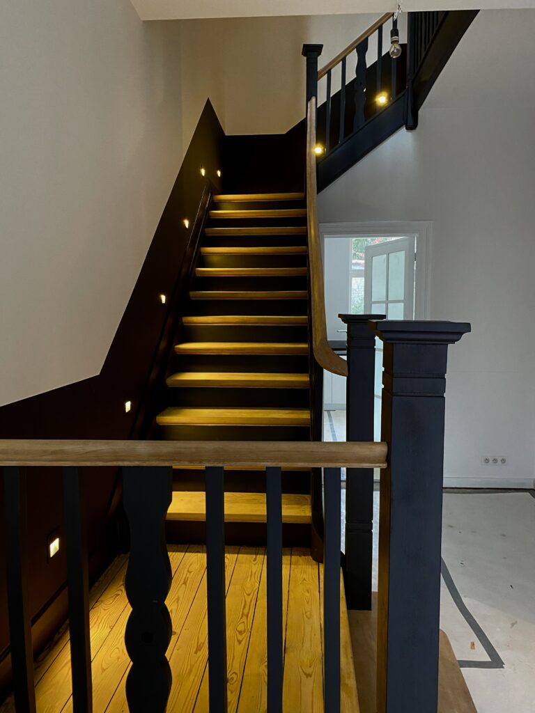 Pose de Velux et escalier à Bruxelles – fenêtre de toit, installation et rénovation par Goldmann.EU