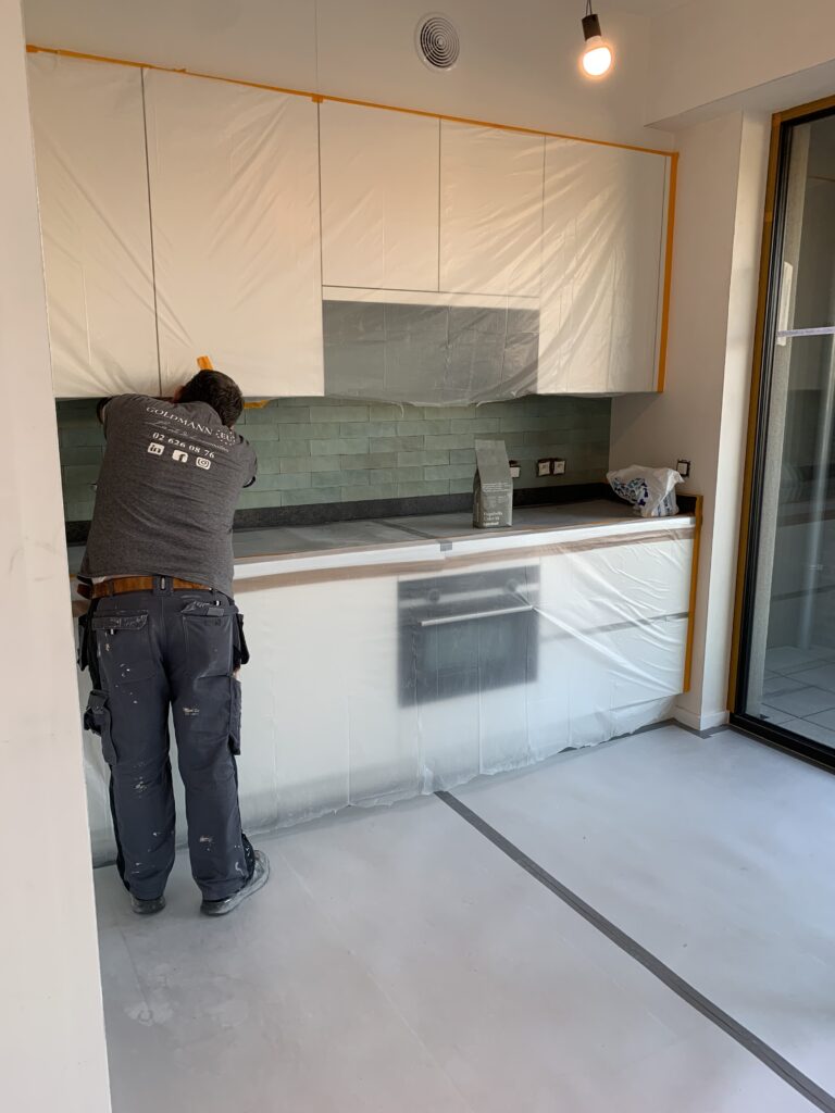 Rénovation de cuisine à Bruxelles – cuisine équipée, pose et aménagement sur mesure par Goldmann.EU