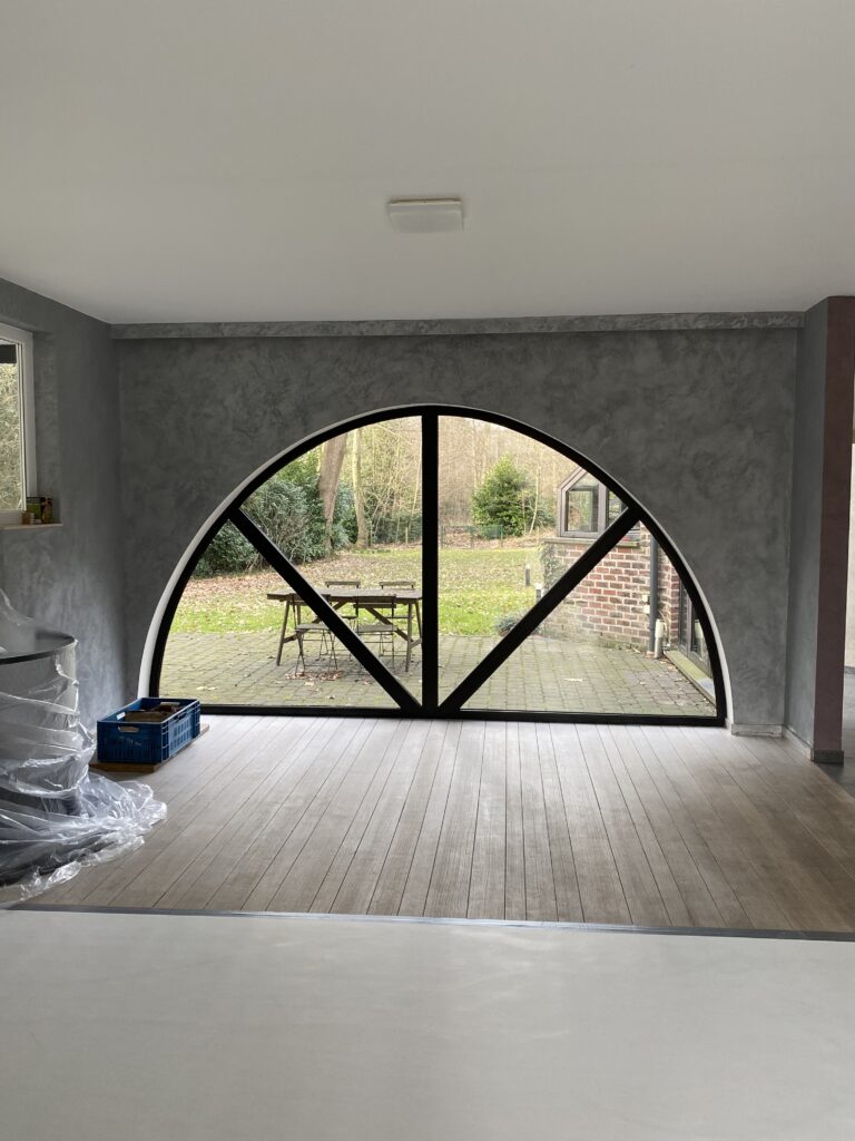 Pose de Velux et escalier à Bruxelles – fenêtre de toit, installation et rénovation par Goldmann.EU