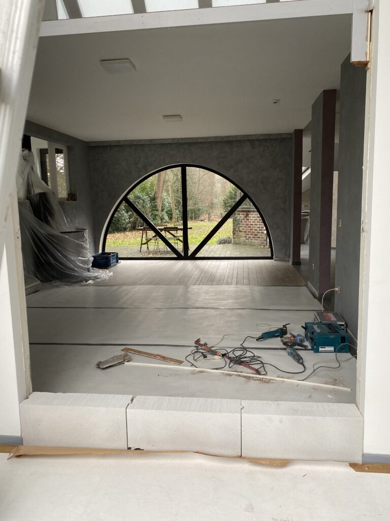 Pose de Velux et escalier à Bruxelles – fenêtre de toit, installation et rénovation par Goldmann.EU