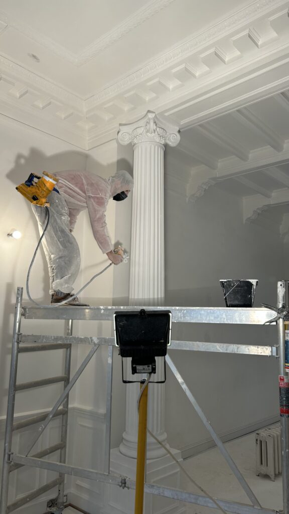 Peintre à Bruxelles – travaux de peinture intérieure, murs et plafonds par Goldmann.EU
